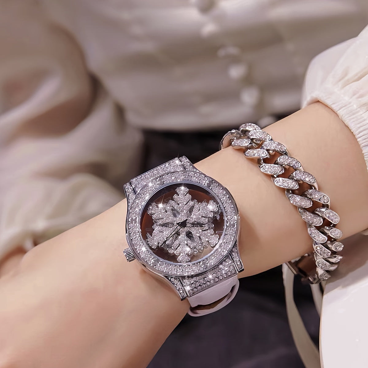 Fashionable Ladies' Snowflake Dial Quartz Wrist Watch with Rhinestone Encrusted Round Case, Non-, Analog Display, PU Leather Band, Ideal for Women's Date Gift and Everyday Wear - Pack of 1